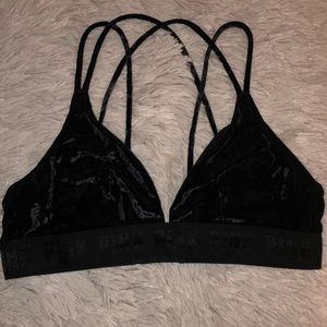 PINK VS black bra 🖤